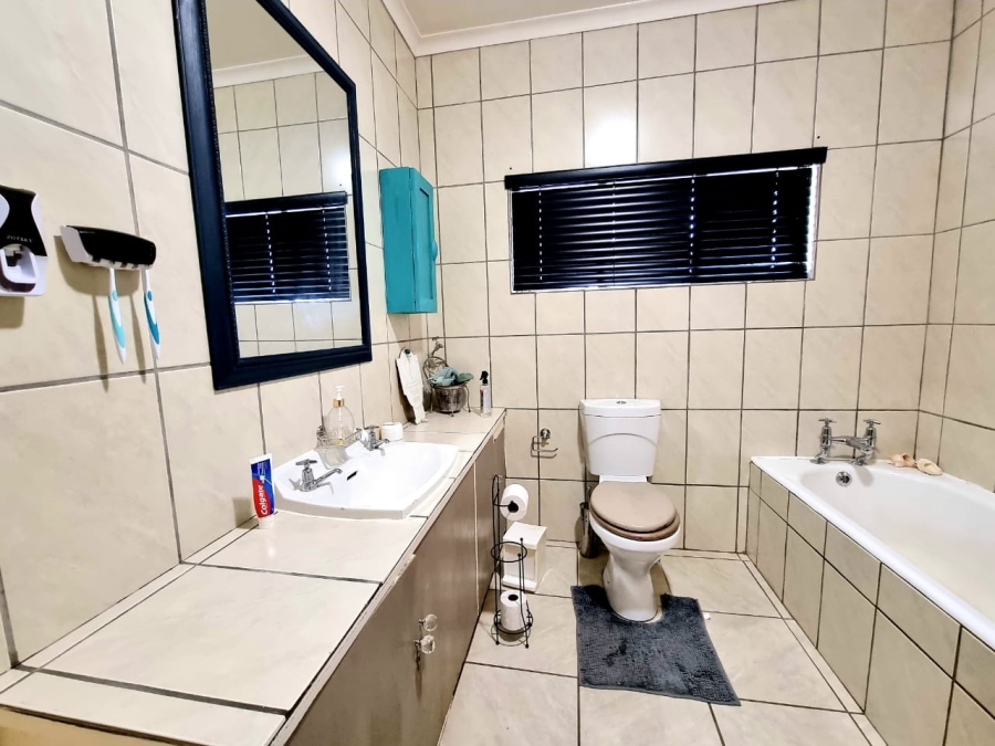 3 Bedroom Property for Sale in Rhodesdene Northern Cape